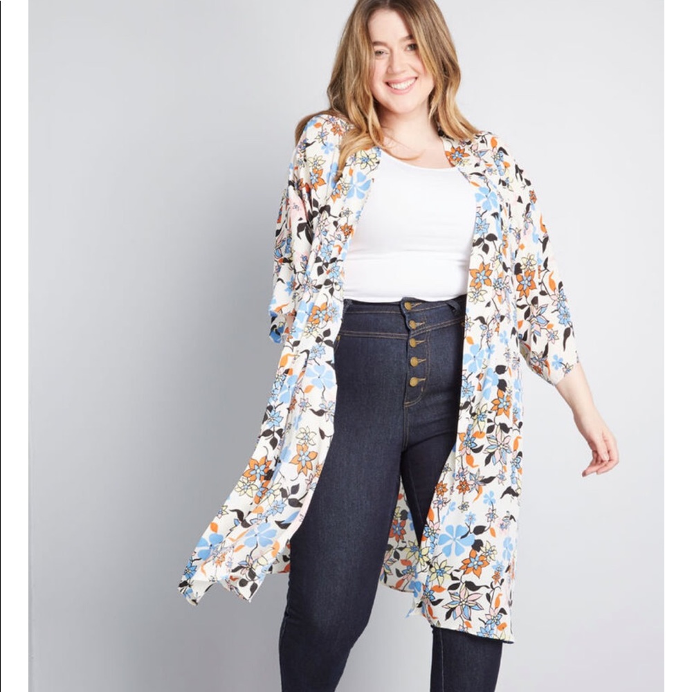 Inviting opportunity floral kimono